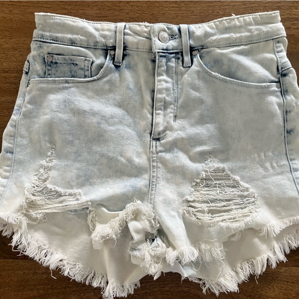 Guess Jean Shorts- Frayed light wash